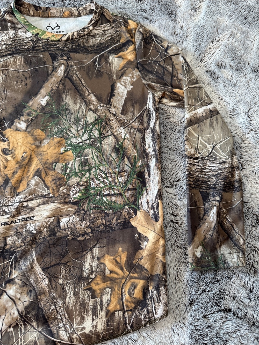 Realtree Forest Edge Camouflage Long Sleeve Performance Boys 8 Shirt Outdoors - Picture 4 of 12